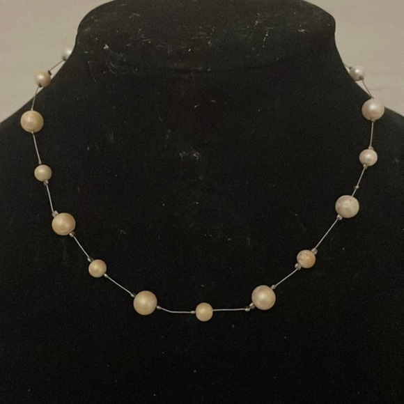 Vintage pre 2001 17” Carolee silver plated necklace w/15 white simulated pearls - Picture 1 of 12